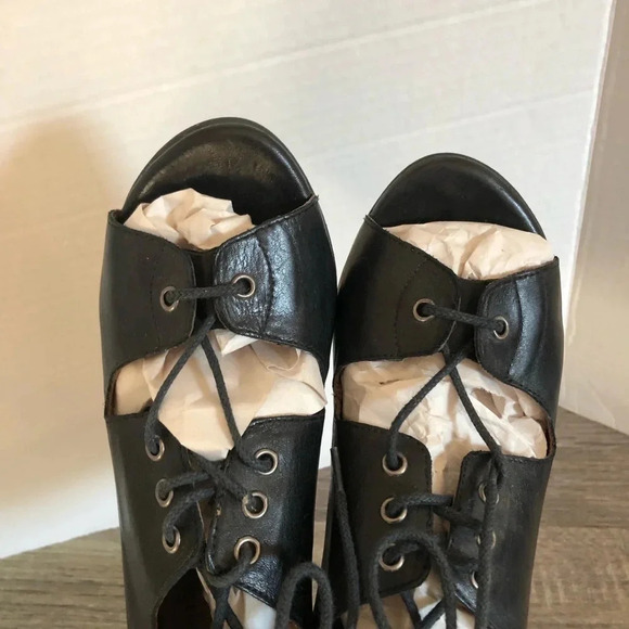 Locale Wedge Leather Sandals - Picture 11 of 12